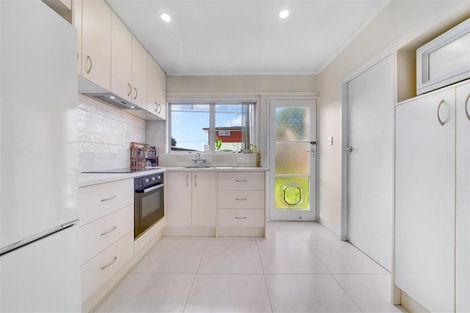 Photo of property in 4/6 Ray Small Drive, Papakura, 2110