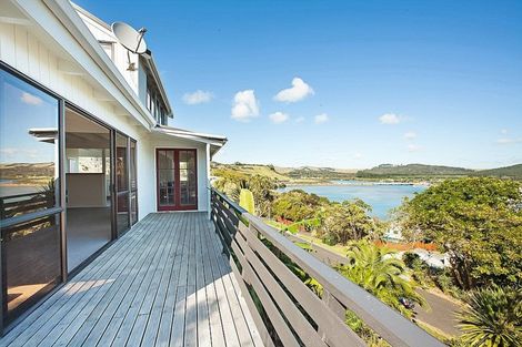 Photo of property in 5 Bush Point Road, Cable Bay, 0420