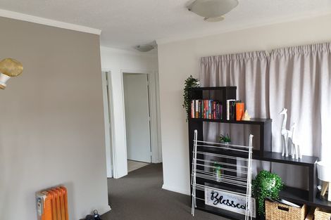 Photo of property in 4/45 Shakespeare Road, Milford, Auckland, 0620