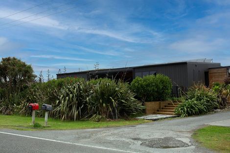 Photo of property in 35 Paetawa Road, Peka Peka, Waikanae, 5391