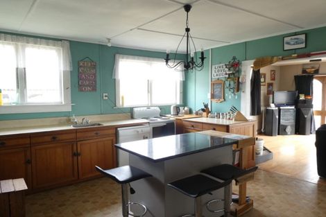 Photo of property in 1 Curtis Street, Hector, 7822