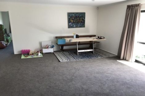 Photo of property in 3 Fred White Drive, Kumeu, 0810