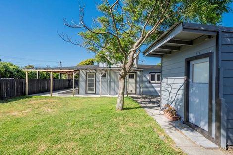 Photo of property in 30 Rangihiroa Street, Waikanae Beach, Waikanae, 5036