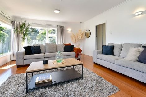 Photo of property in 2 Carento Way, Stanmore Bay, Whangaparaoa, 0932