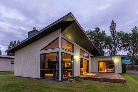 Photo of property in 108 Kinloch Road, Kinloch, Taupo, 3377