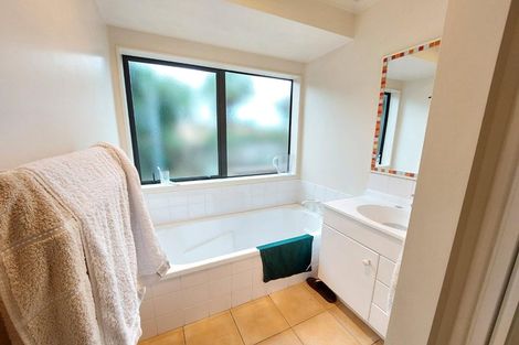 Photo of property in 10 Pukatea Avenue, Albany, Auckland, 0632