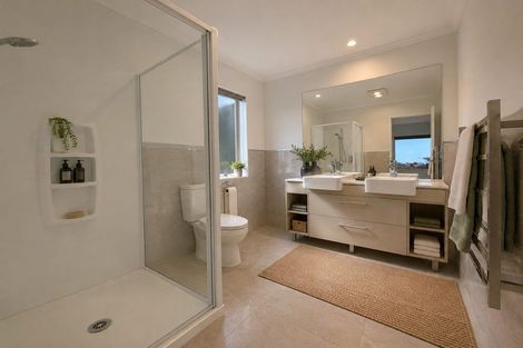 Photo of property in 51 Mackay Drive, Greenhithe, Auckland, 0632