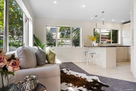 Photo of property in 3 Banshire Close, Flat Bush, Auckland, 2016