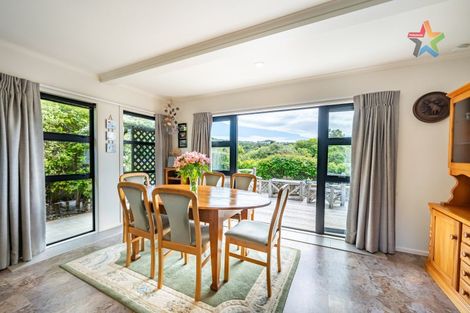 Photo of property in 3 George Gee Drive, Korokoro, Lower Hutt, 5012