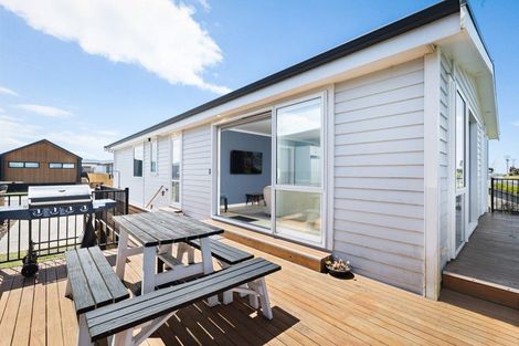 Photo of property in 11 Sandy Place, Waihi Beach, 3611