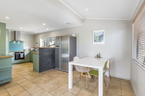 Photo of property in 27 Gledstane Road, Stanmore Bay, Whangaparaoa, 0932
