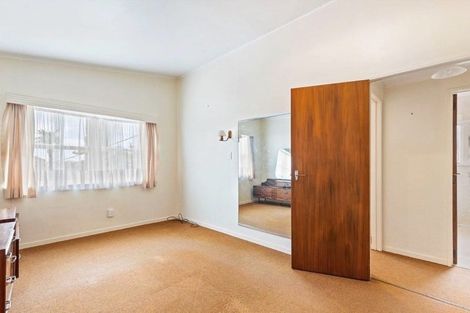 Photo of property in 128 Archibald Road, Kelston, Auckland, 0602