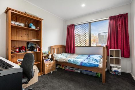 Photo of property in 11 Jillteresa Crescent, Half Moon Bay, Auckland, 2012