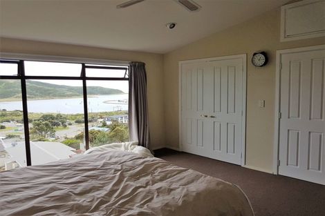 Photo of property in 10 Kiriwai Road, Paremata, Porirua, 5024