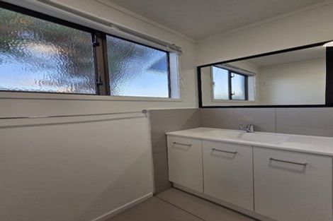 Photo of property in 14 Waimana Road, Conifer Grove, Takanini, 2112