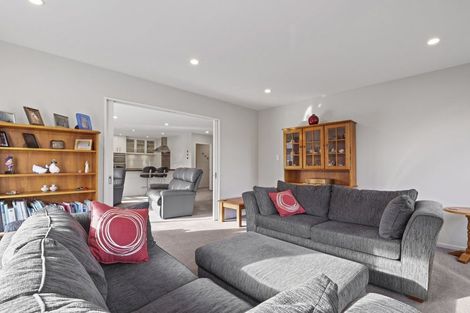 Photo of property in 42 Oakwood Drive, Rangiora, 7400