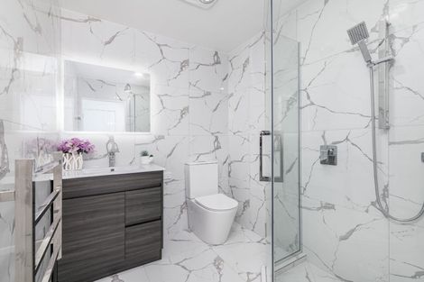 Photo of property in 23b Crystal Avenue, Glendene, Auckland, 0602