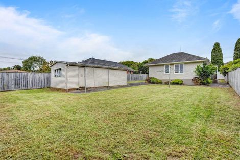 Photo of property in 73 Roberts Road, Te Atatu South, Auckland, 0610