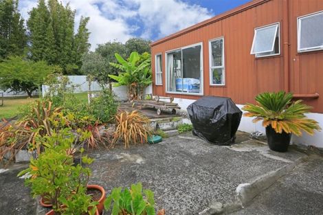 Photo of property in 56 Stottholm Road, Titirangi, Auckland, 0604