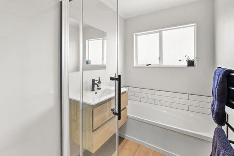 Photo of property in 6 Lorelei Place, Opaheke, Papakura, 2113