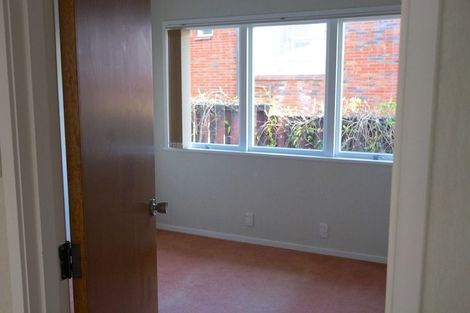 Photo of property in 20 Brunton Place, Glenfield, Auckland, 0629