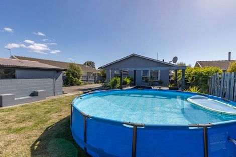 Photo of property in 25 Heathglen Avenue, Parklands, Christchurch, 8083