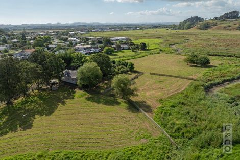 Photo of property in 76 Awaroa Road, Helensville, 0800