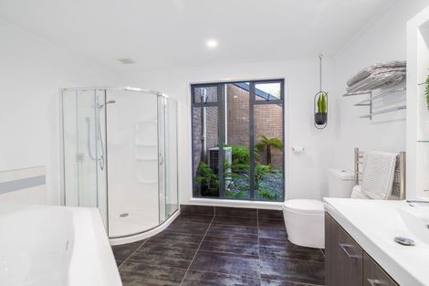 Photo of property in 115 Royal Park Drive, Parklands, Christchurch, 8083