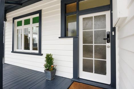 Photo of property in 17 Knowles Street, Terrace End, Palmerston North, 4410