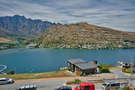 Photo of property in 8 Florence Close, Queenstown Hill, Queenstown, 9300