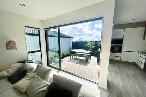 Photo of property in 5 Morus Road, Massey, Auckland, 0614