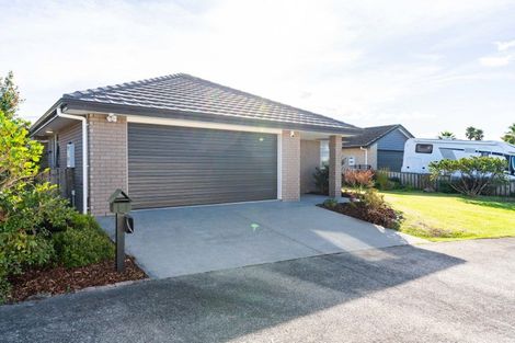 Photo of property in 82 Barbados Way, One Tree Point, 0118