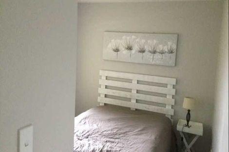 Photo of property in 44 Popokatea Drive, Takanini, 2112