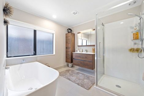 Photo of property in 16 Britannia Place, Half Moon Bay, Auckland, 2012