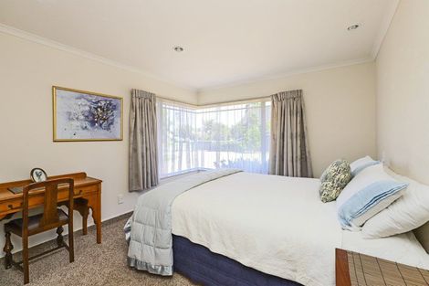 Photo of property in 28 Kensington Drive, Taradale, Napier, 4112