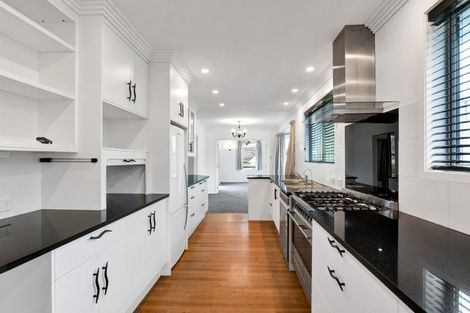 Photo of property in 7 Rennell Street, Frankleigh Park, New Plymouth, 4310