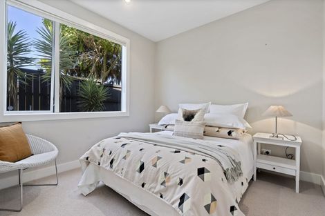 Photo of property in 43b Seaview Road, Castor Bay, Auckland, 0620