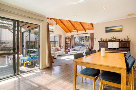 Photo of property in 11 Darcy Place, Massey, Auckland, 0614