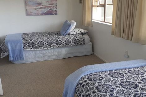 Photo of property in 1 Cliff Lane, Glenbrook, Waiuku, 2681