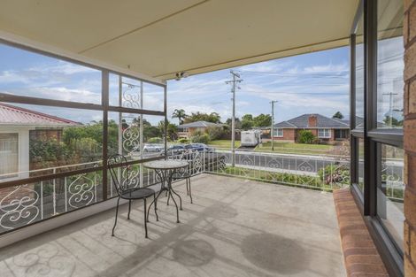 Photo of property in 10 Renwick Street, Papakura, 2110