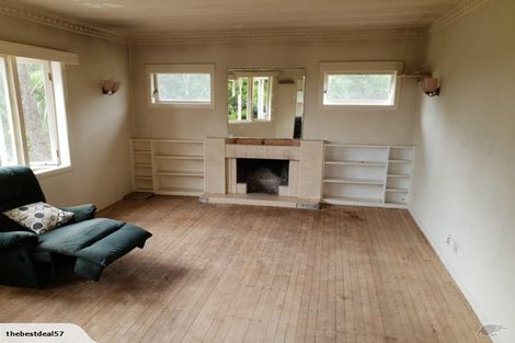 Photo of property in 56 Pah Road, Cockle Bay, Auckland, 2014