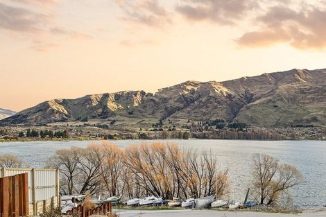 Photo of property in 137 Lakeside Road, Wanaka, 9305