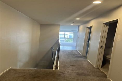 Photo of property in 8 Puhakehake Place, Flat Bush, Auckland, 2019