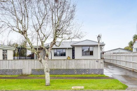 Photo of property in 16 Caplen Street, Hawera, 4610