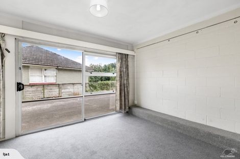 Photo of property in 2/9 College Road, Northcote, Auckland, 0627