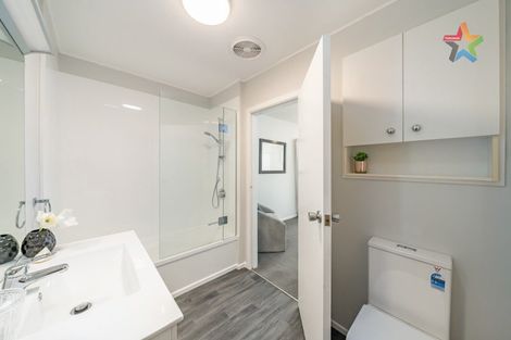 Photo of property in 49b Norton Park Avenue, Fairfield, Lower Hutt, 5011