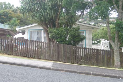 Photo of property in 73 Peach Road, Glenfield, Auckland, 0629