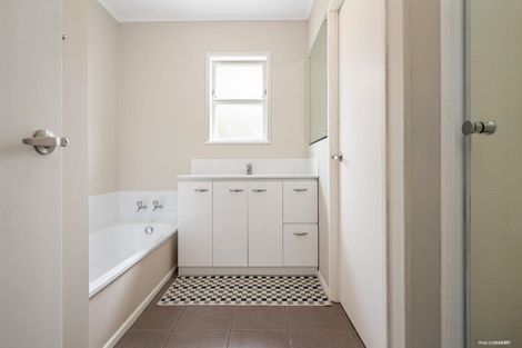 Photo of property in 4 Rainbow Place, Wattle Downs, Auckland, 2103