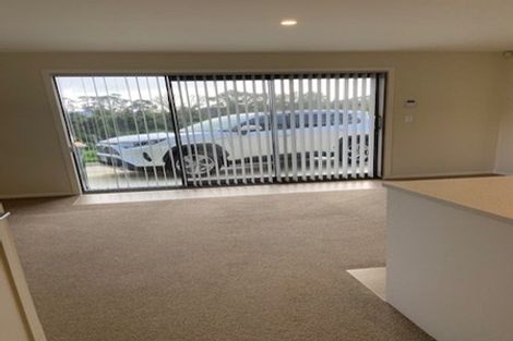 Photo of property in 51-53 Shaw Road, Oratia, Auckland, 0604