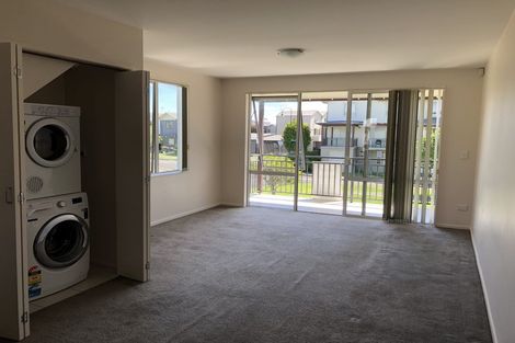 Photo of property in 3 Opito Way, East Tamaki, Auckland, 2013